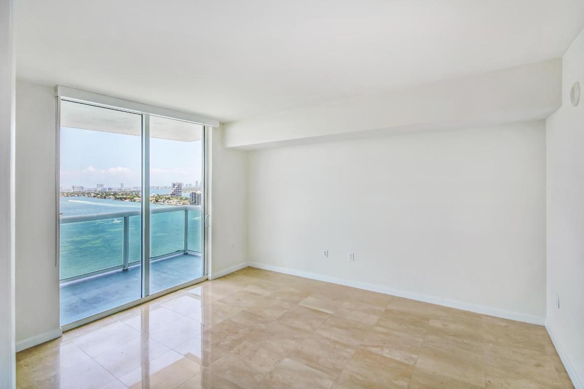 1800 CLUB CONDO - Residential Lease