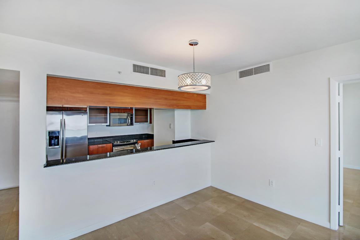 1800 CLUB CONDO - Residential Lease