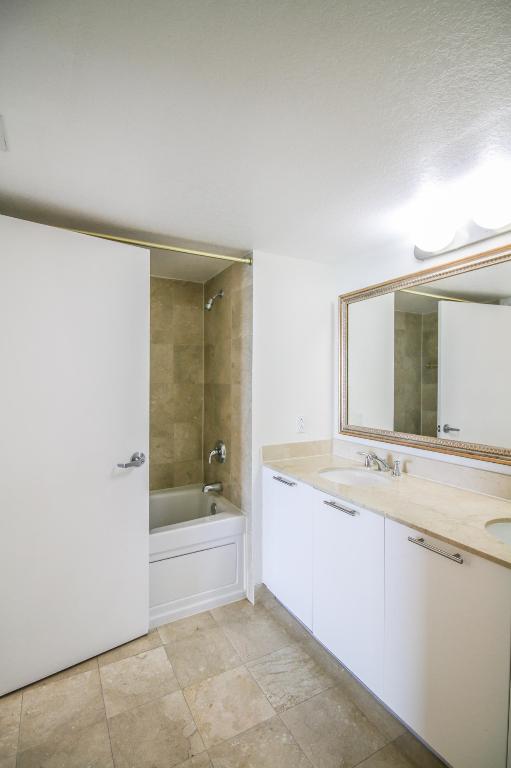 1800 CLUB CONDO - Residential Lease