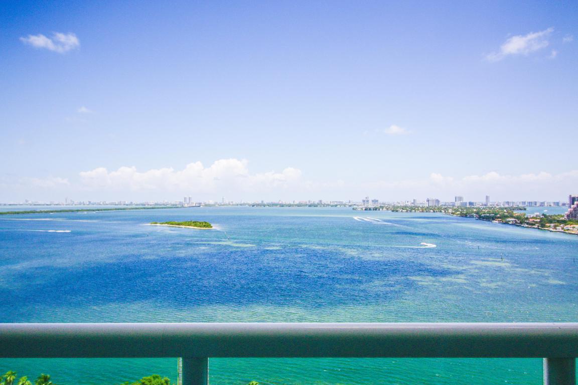 1800 CLUB CONDO - Residential Lease