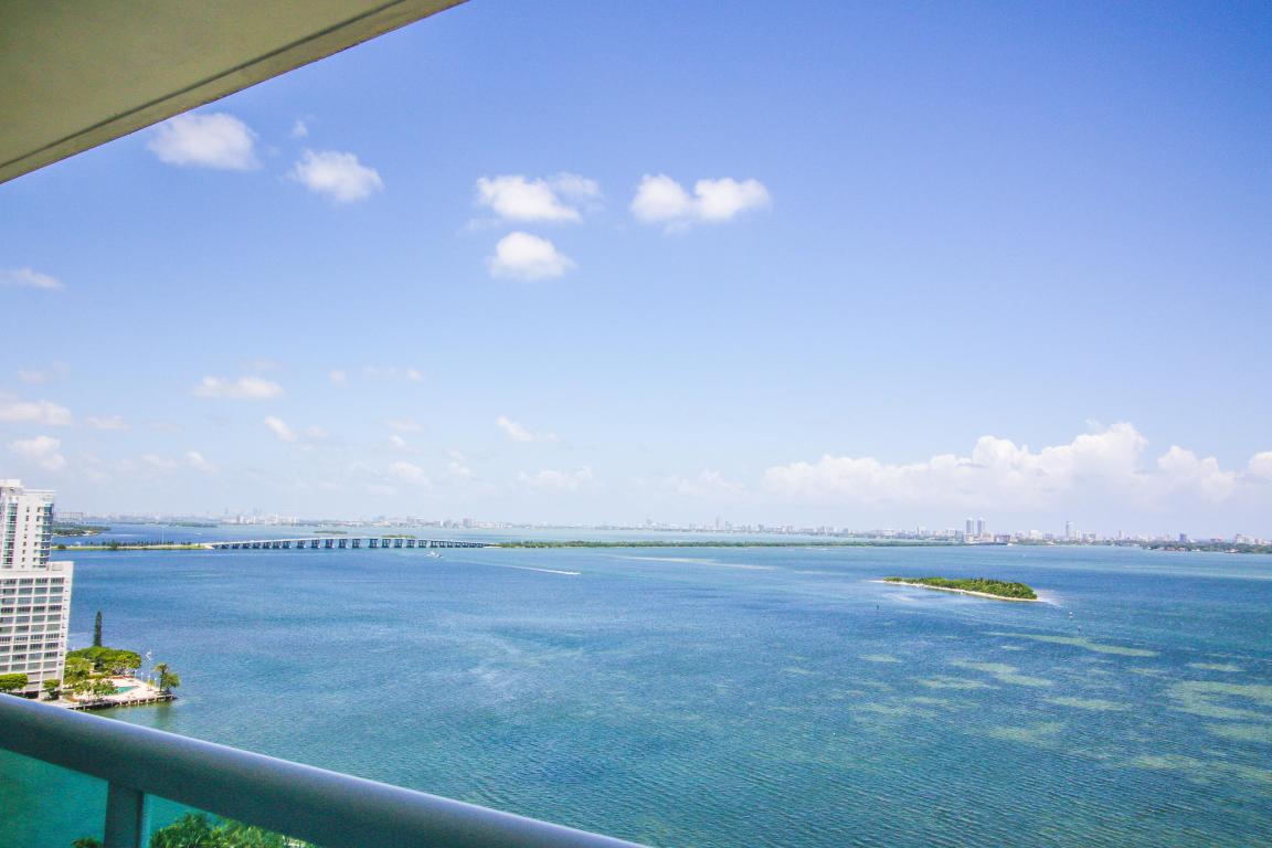 1800 CLUB CONDO - Residential Lease