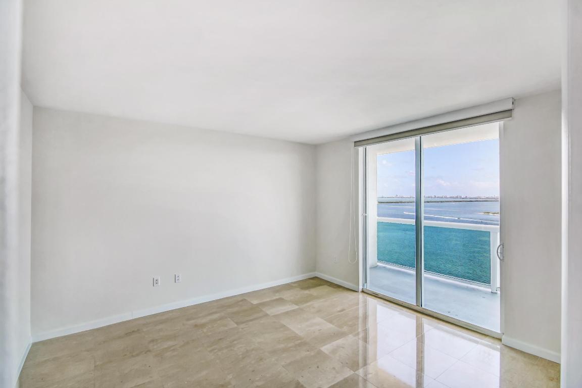 1800 CLUB CONDO - Residential Lease