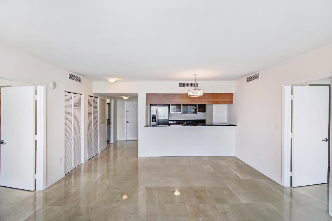 1800 CLUB CONDO - Residential Lease