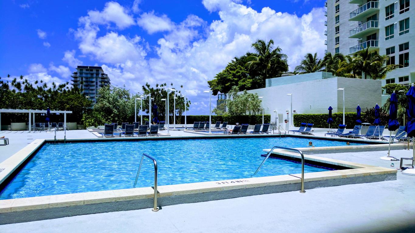 1800 CLUB CONDO - Residential Lease