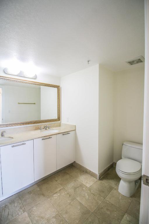 1800 CLUB CONDO - Residential Lease