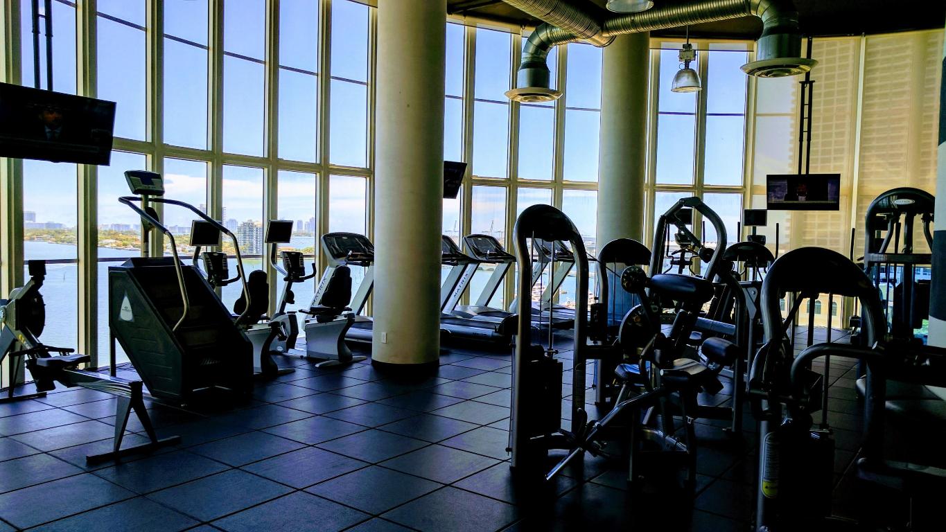 1800 CLUB CONDO - Residential Lease