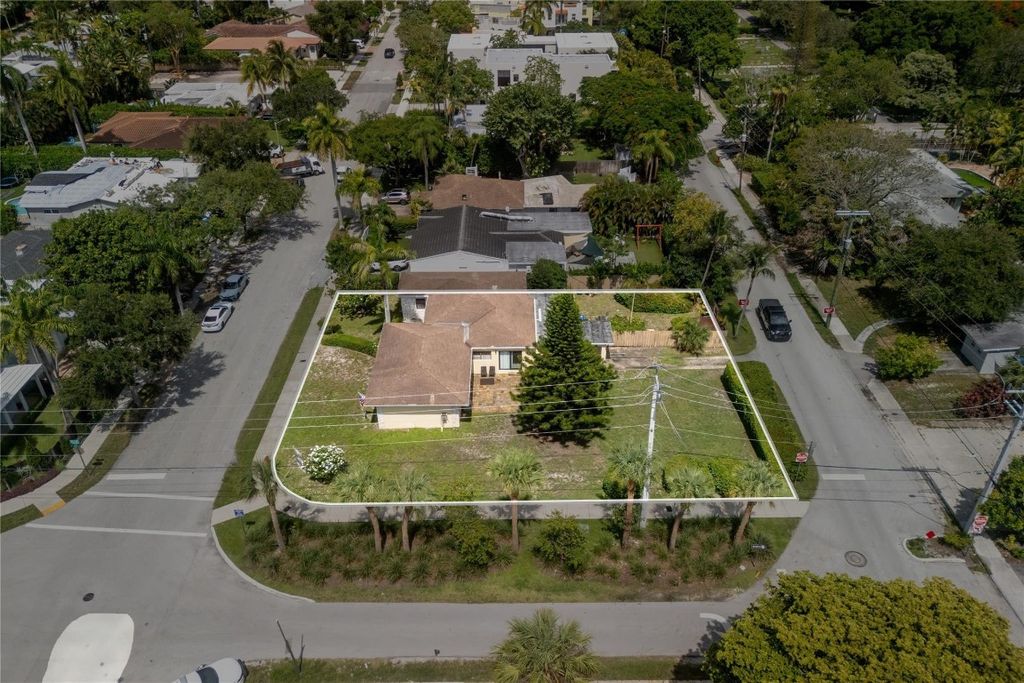 Photo of 904 SE 11th Court, Fort Lauderdale, FL 33316 (MLS # F10513518)