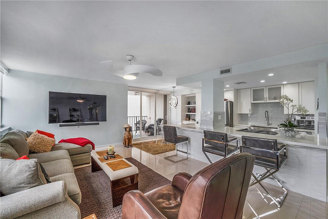 THE CARLYLE CONDOMINIUM U - Residential