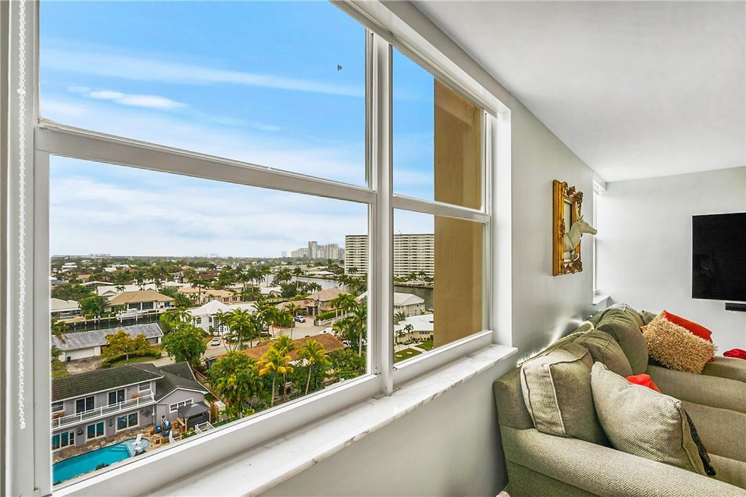 THE CARLYLE CONDOMINIUM U - Residential