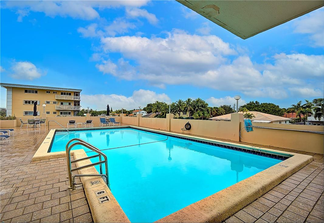 THE CARLYLE CONDOMINIUM U - Residential