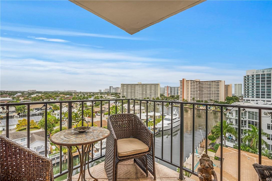 THE CARLYLE CONDOMINIUM U - Residential