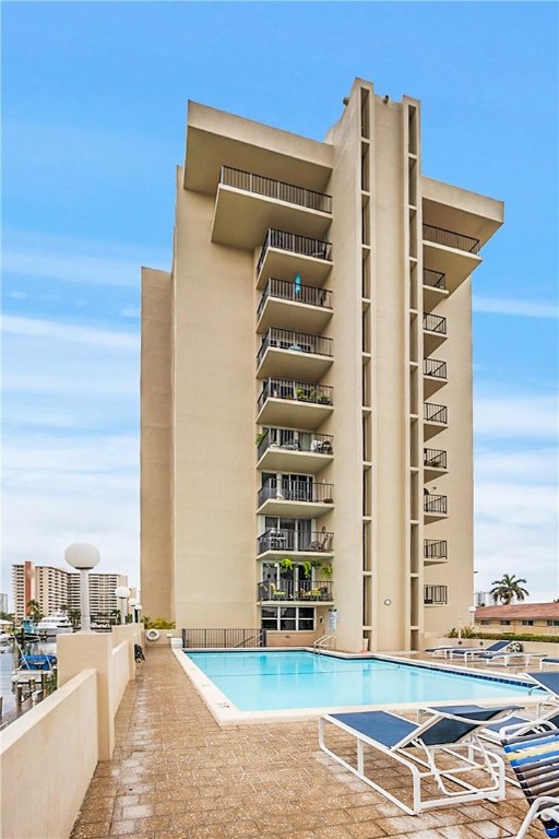 THE CARLYLE CONDOMINIUM U - Residential