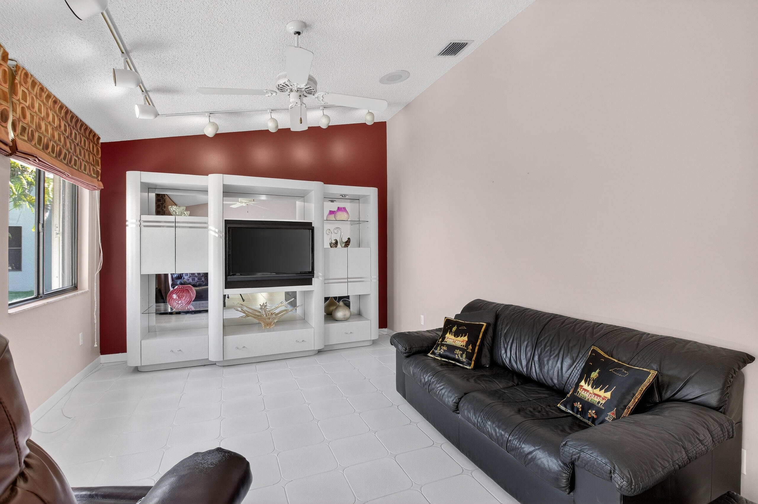 RAINBERRY BAY SEC 3 - Residential