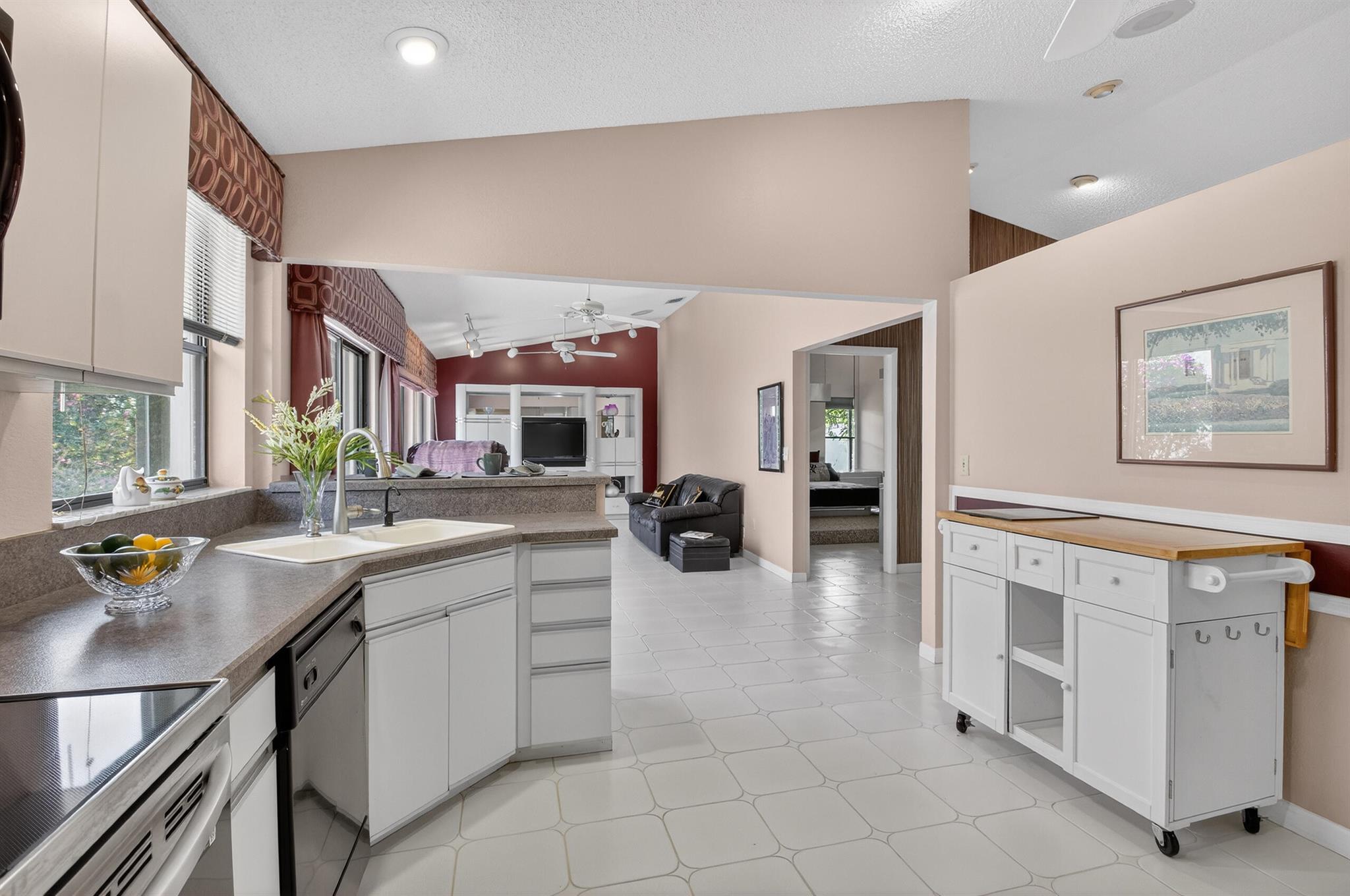 RAINBERRY BAY SEC 3 - Residential