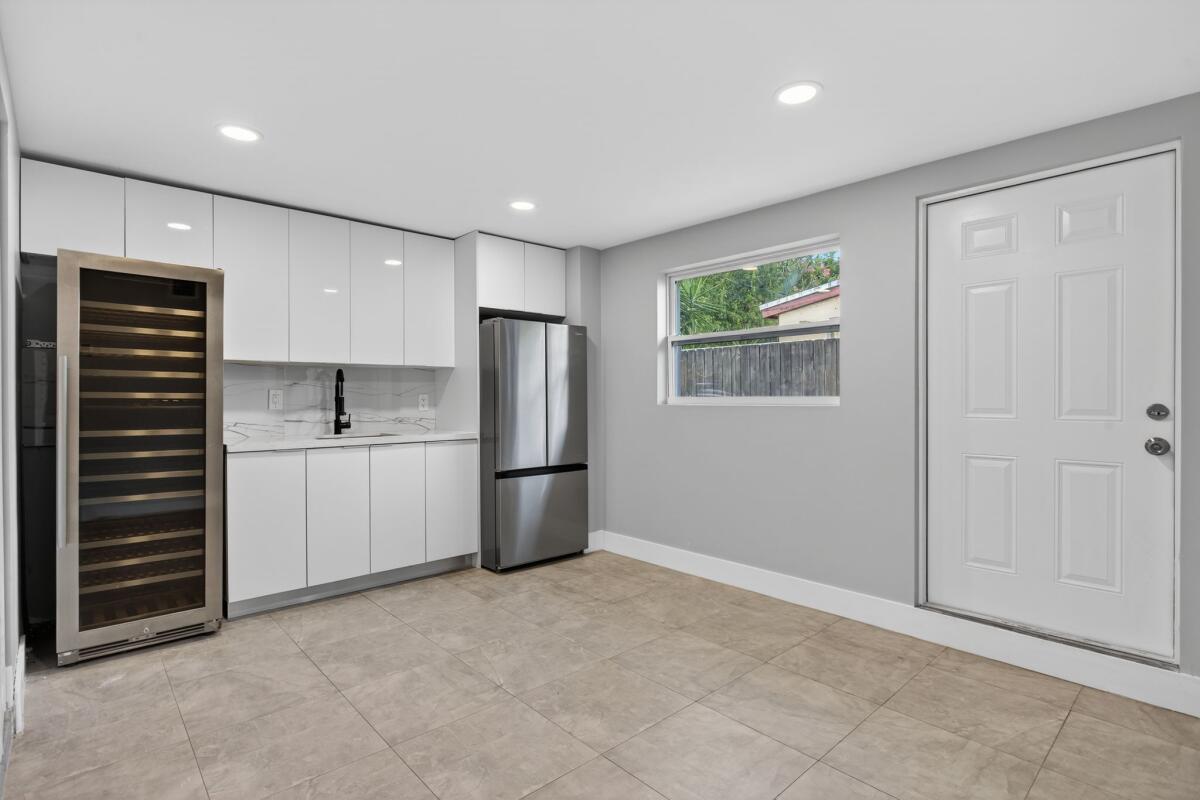 COLLIER MANOR 2ND ADD - Residential