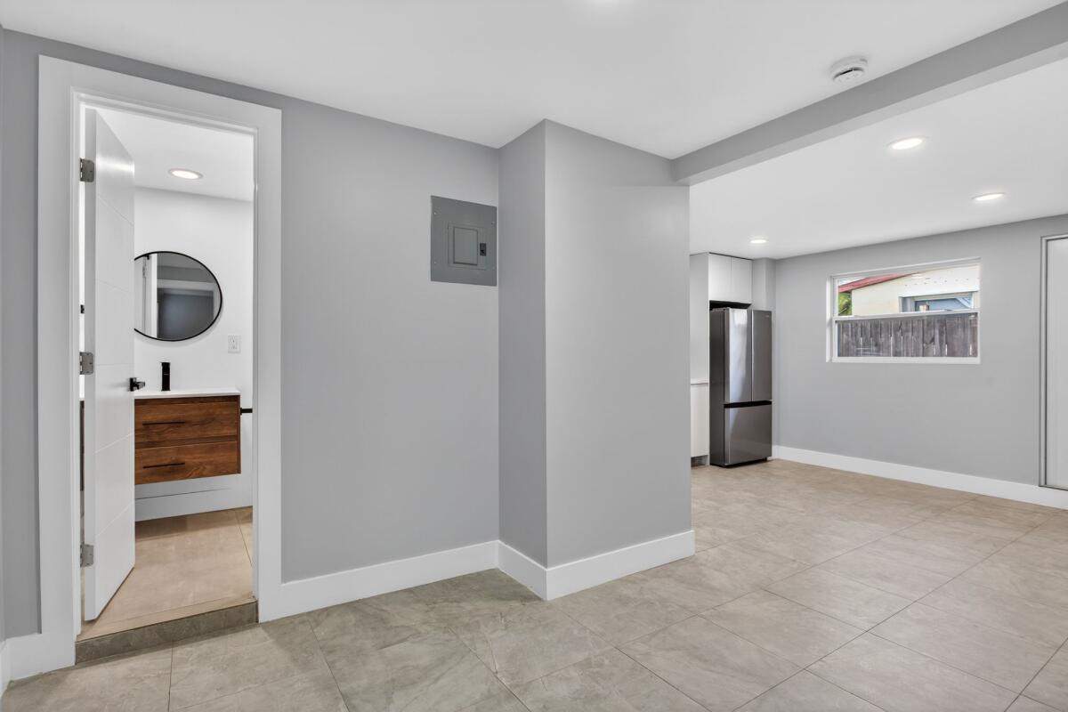 COLLIER MANOR 2ND ADD - Residential