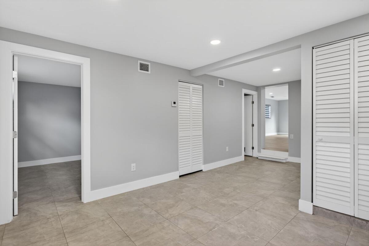 COLLIER MANOR 2ND ADD - Residential