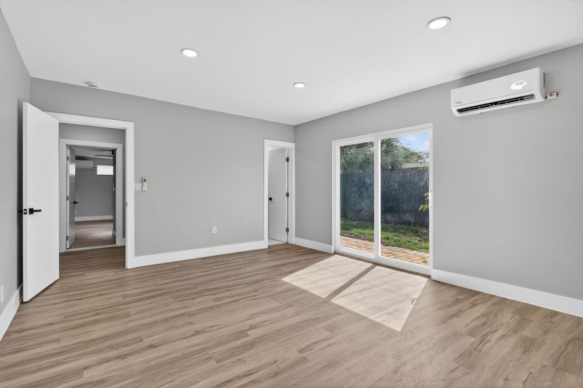 COLLIER MANOR 2ND ADD - Residential