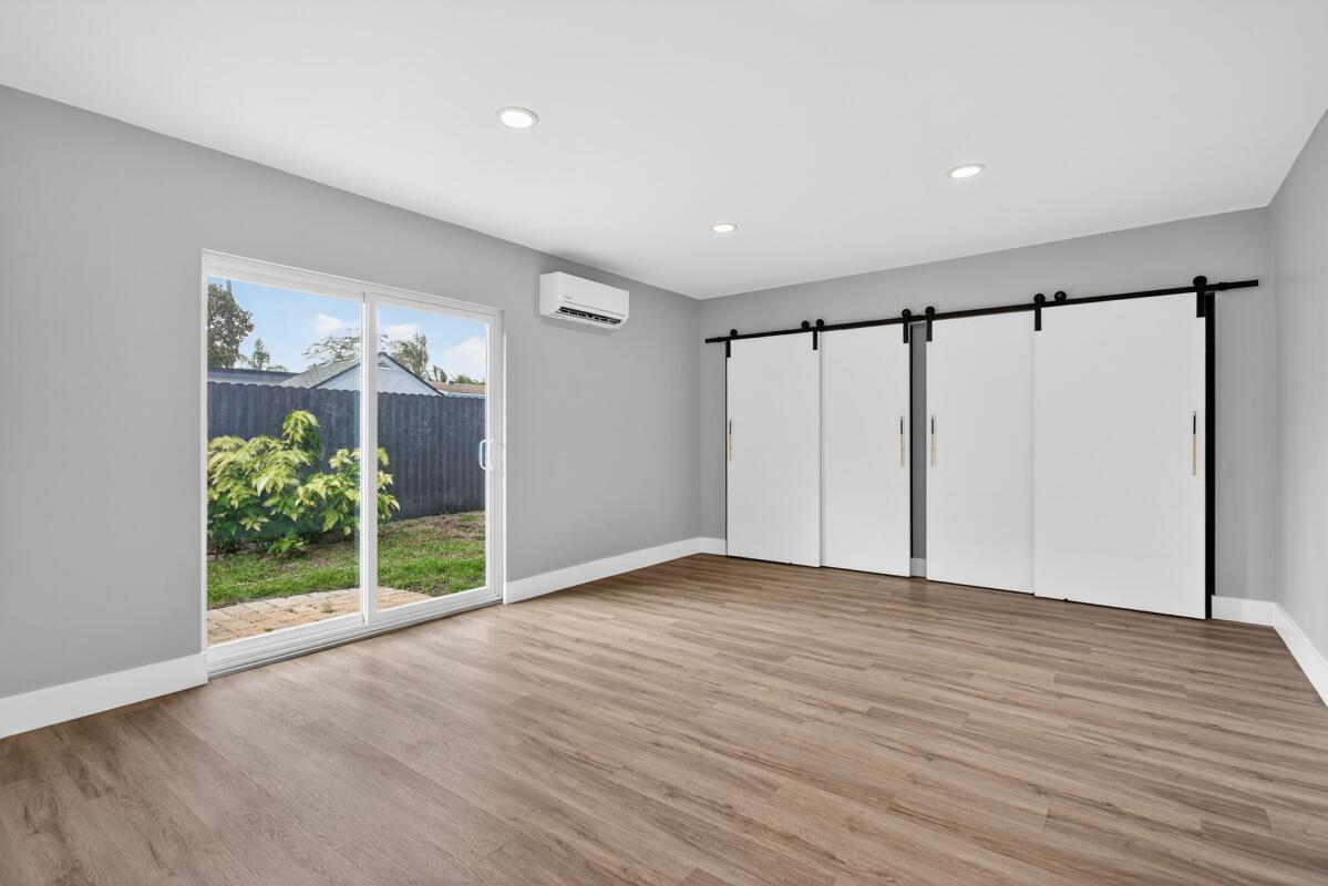 COLLIER MANOR 2ND ADD - Residential