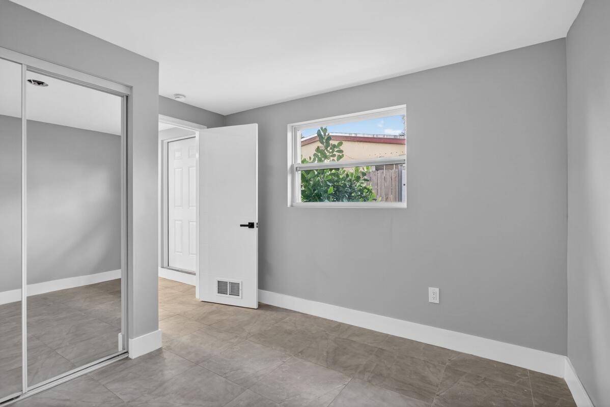 COLLIER MANOR 2ND ADD - Residential