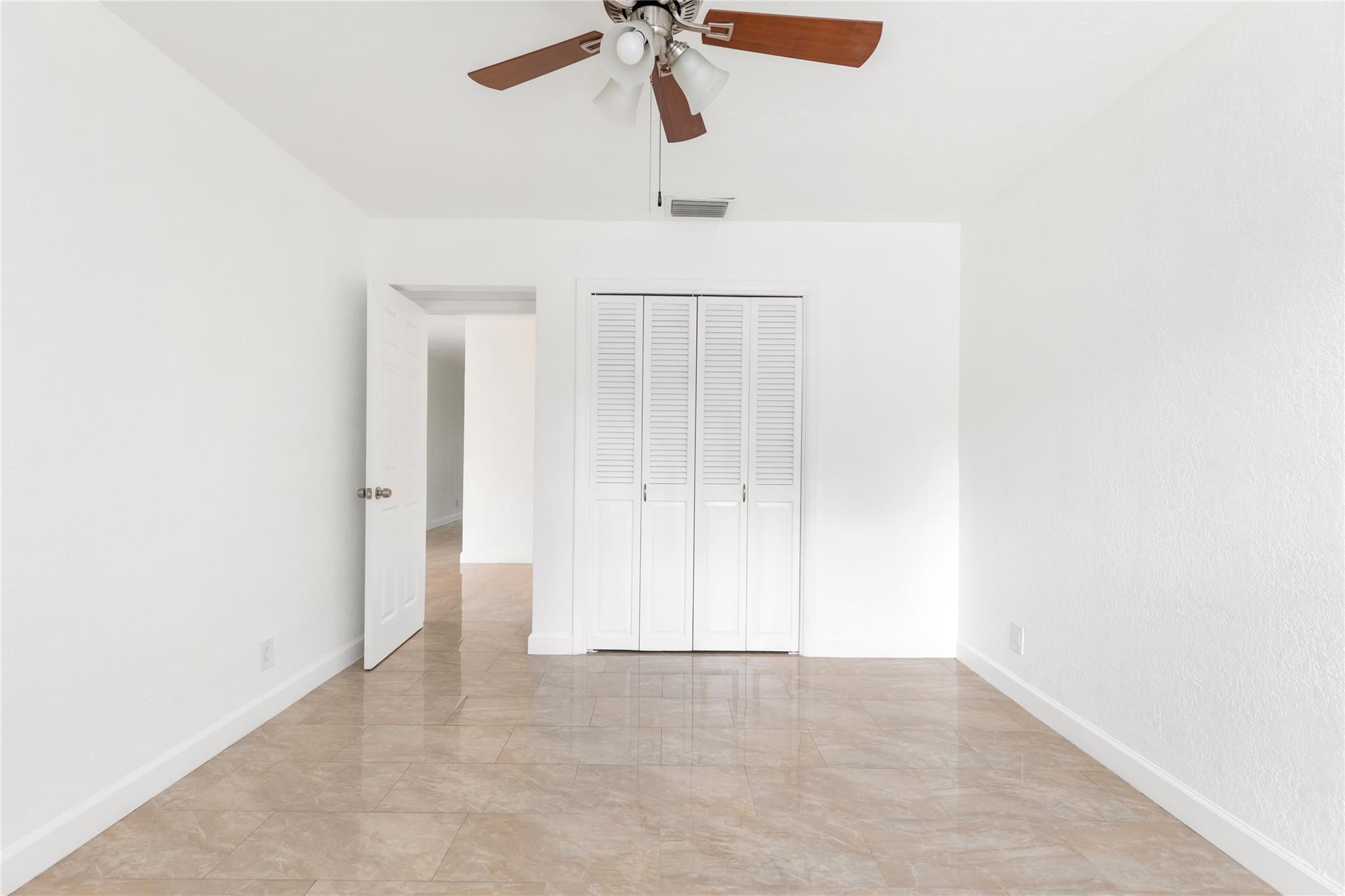 HILLS OF INVERRARY - Residential