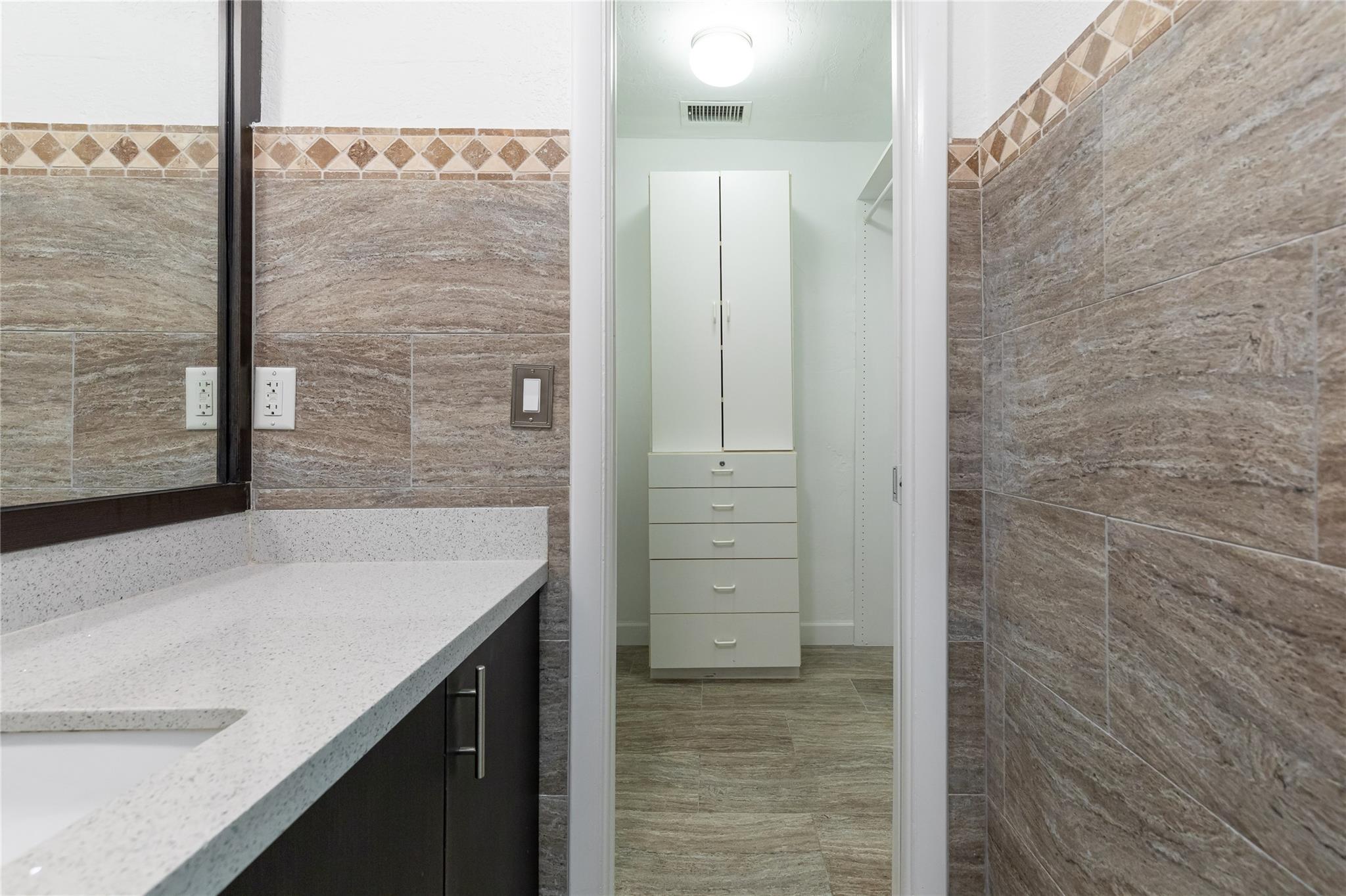 HILLS OF INVERRARY - Residential