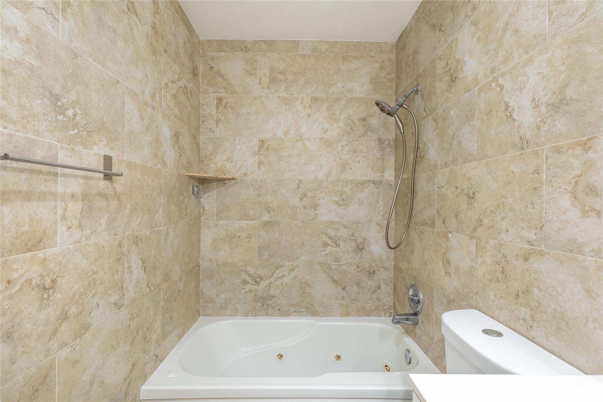 HILLS OF INVERRARY - Residential