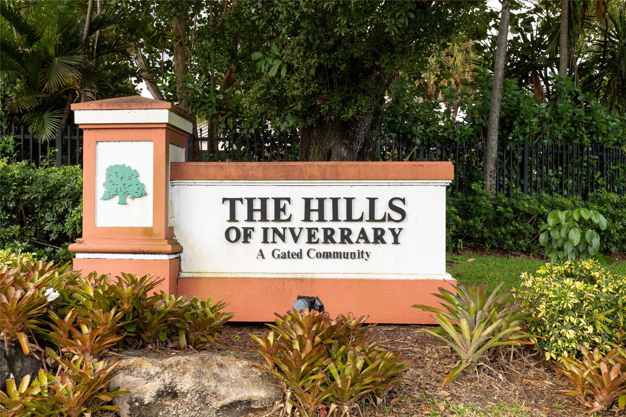 HILLS OF INVERRARY - Residential