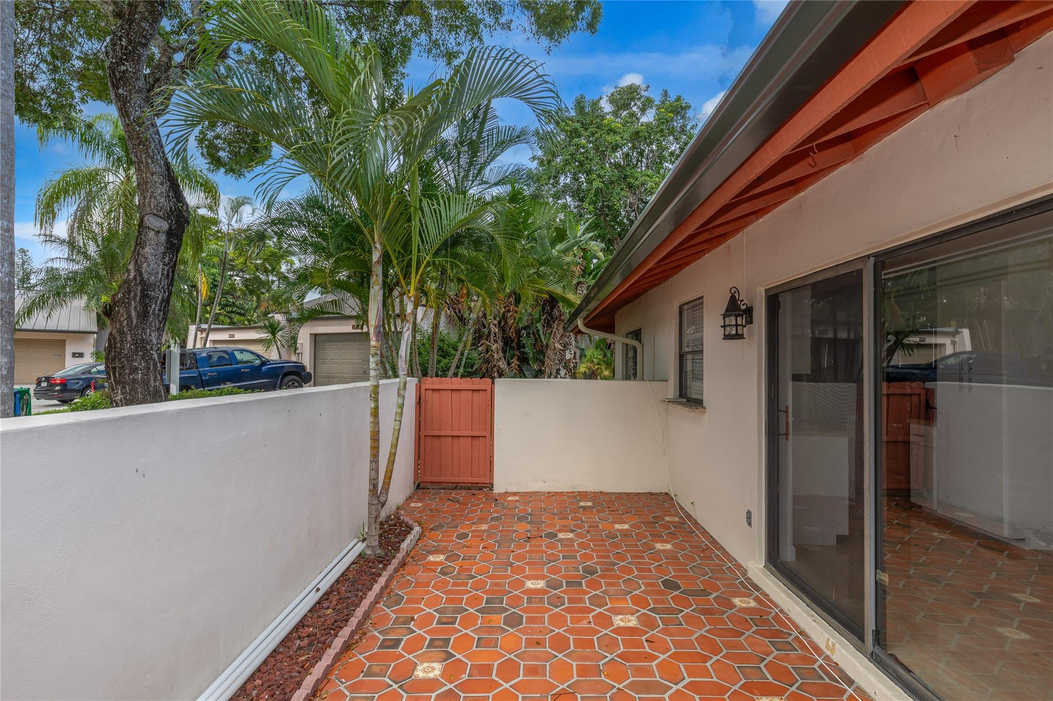 HILLS OF INVERRARY - Residential