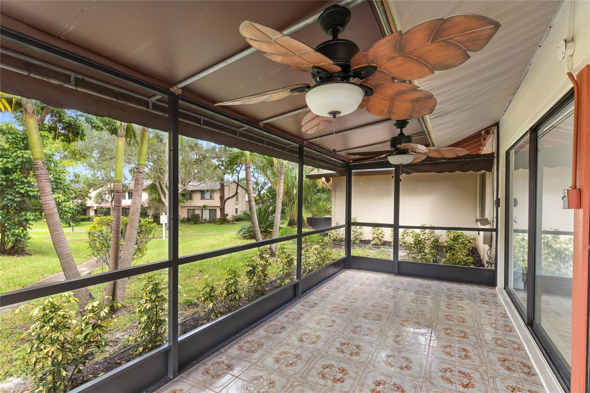 HILLS OF INVERRARY - Residential