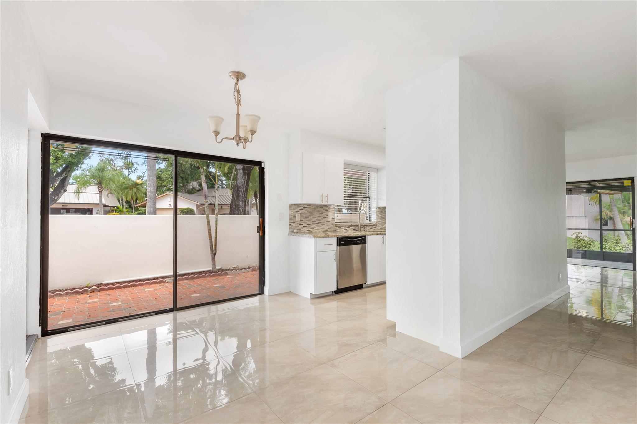 HILLS OF INVERRARY - Residential