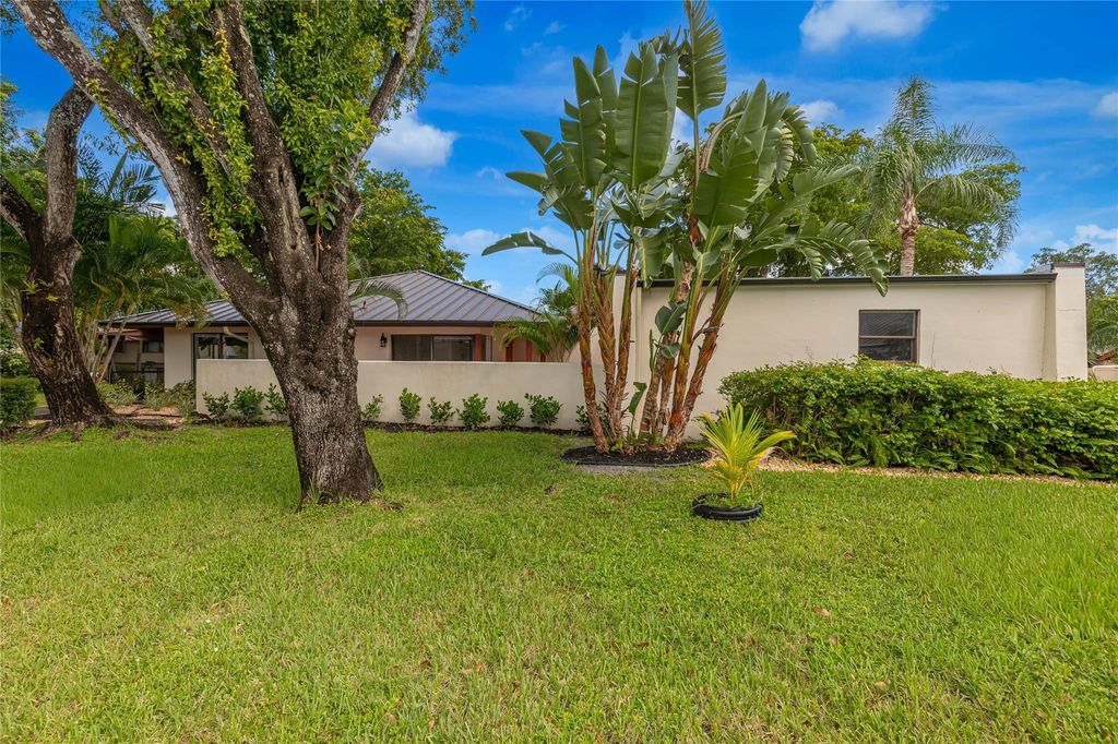 Photo of 5509 Dogwood Way #187, Fort Lauderdale, FL 33319 (MLS # F10531198)