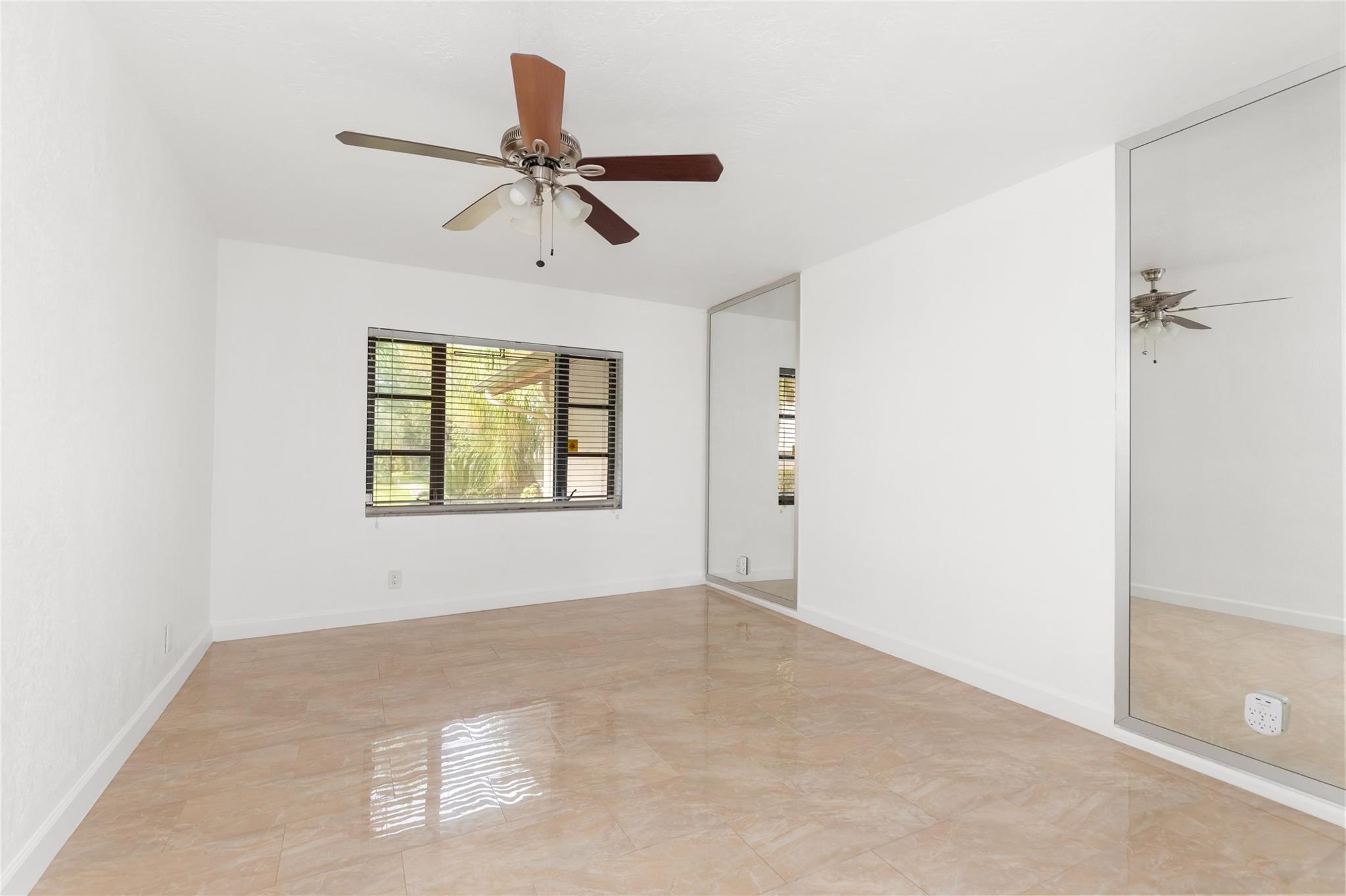 HILLS OF INVERRARY - Residential