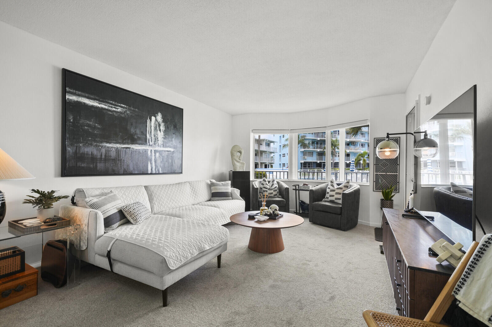 MICHIGAN BUILDING CONDO - Residential Lease