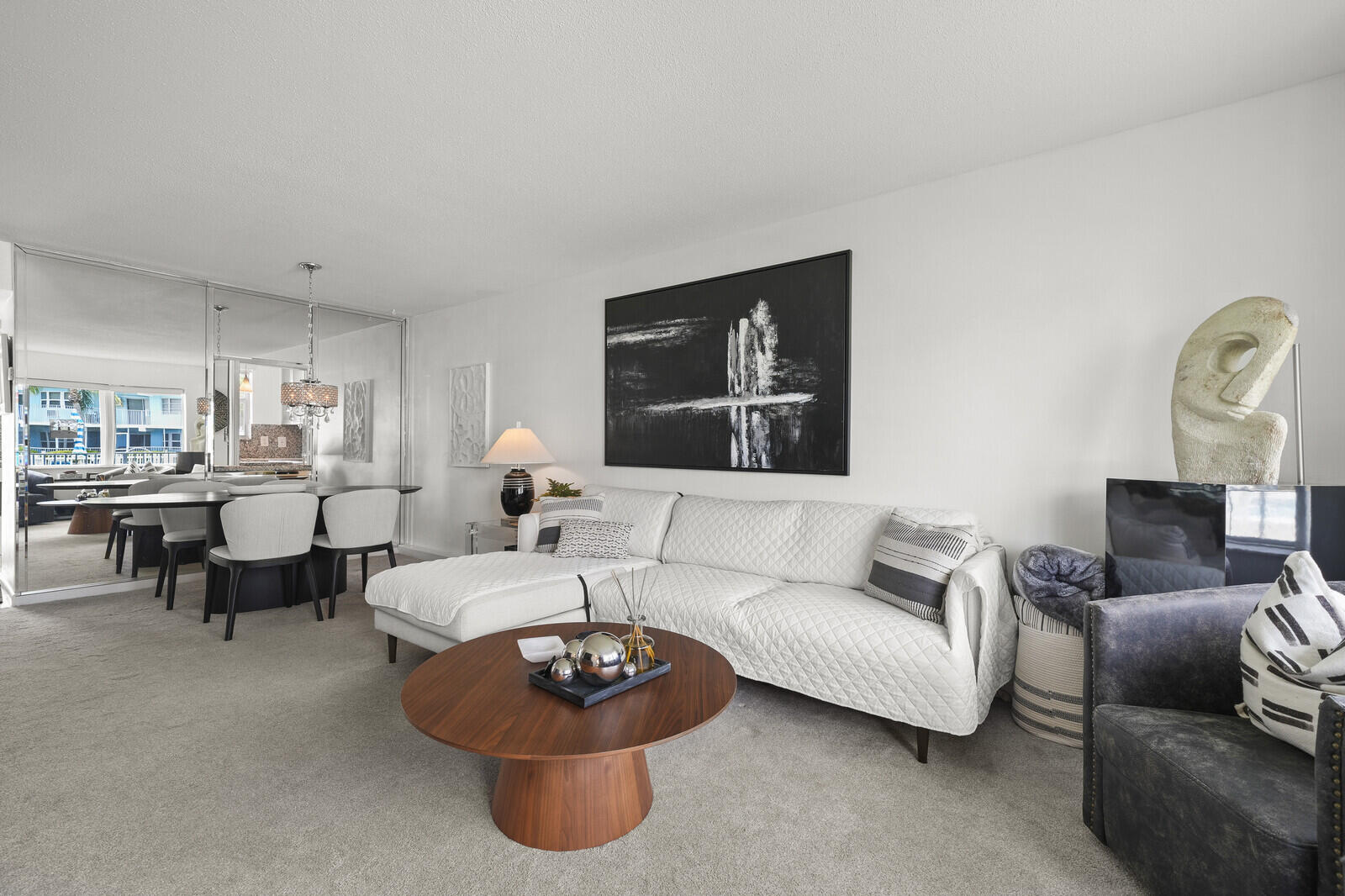 MICHIGAN BUILDING CONDO - Residential Lease