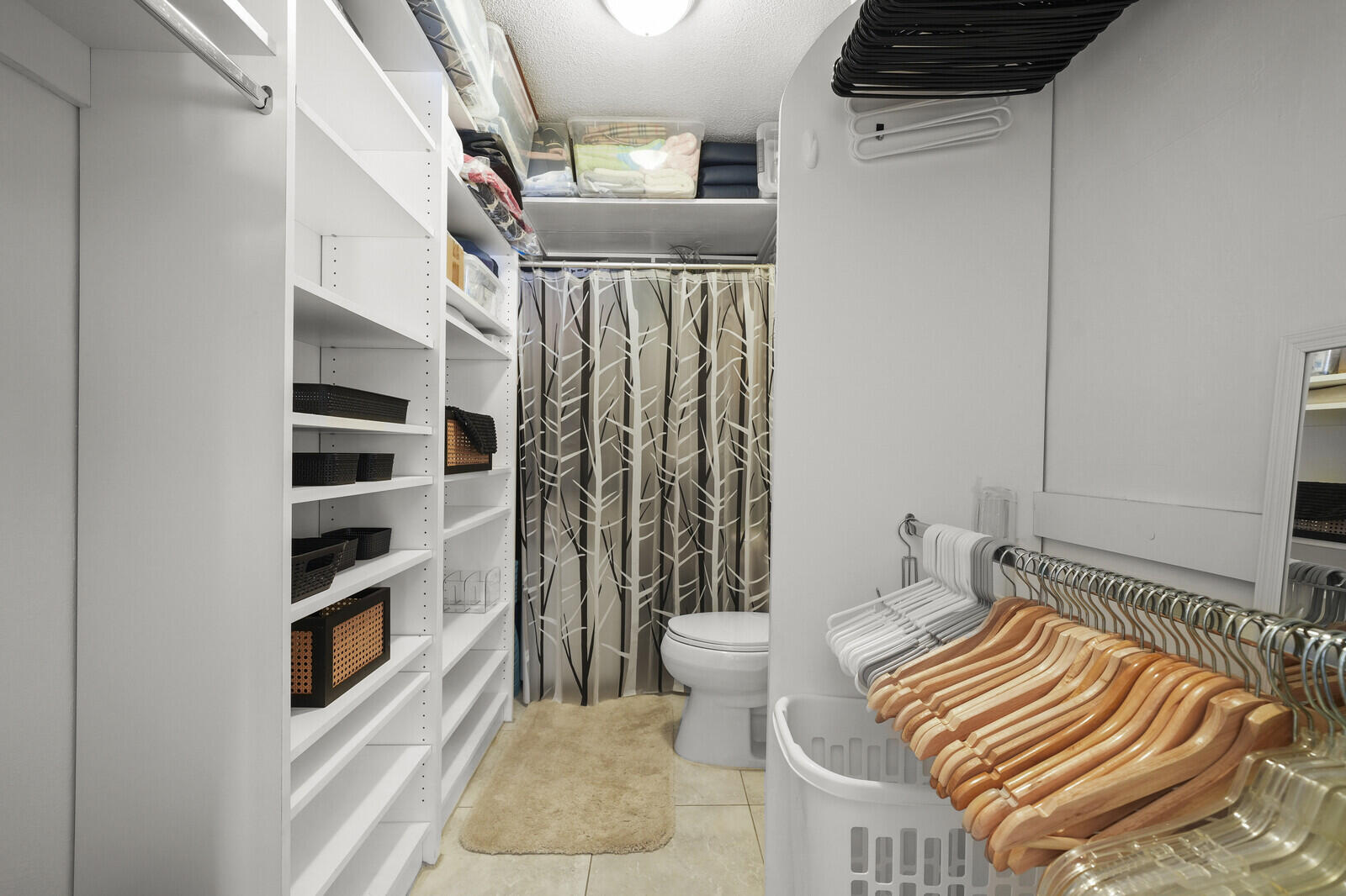 MICHIGAN BUILDING CONDO - Residential Lease