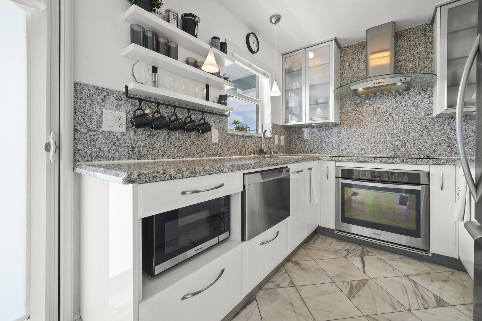 MICHIGAN BUILDING CONDO - Residential Lease