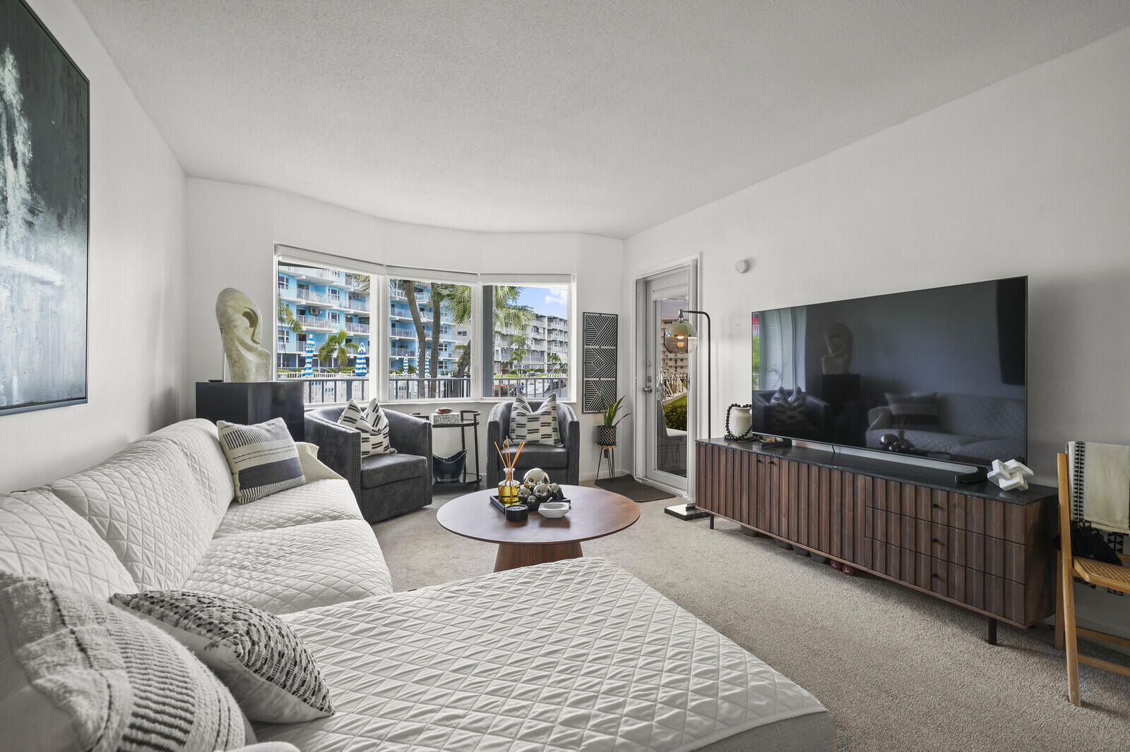 MICHIGAN BUILDING CONDO - Residential Lease