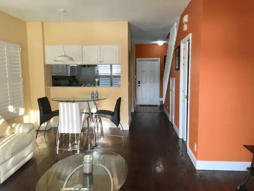 JONATHANS COVE - Residential Lease