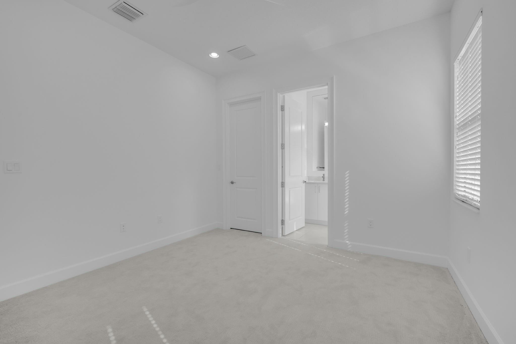 Valencia Grand - Residential Lease