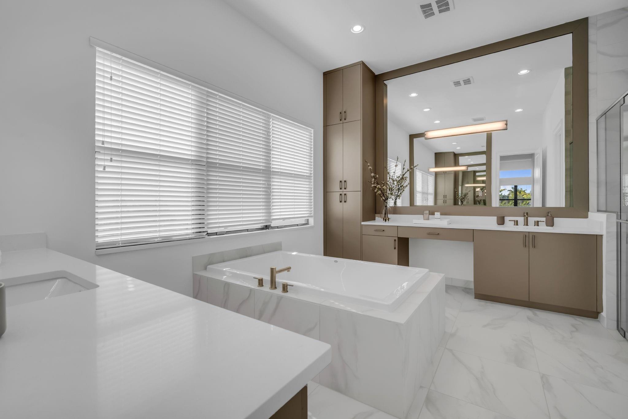 Valencia Grand - Residential Lease