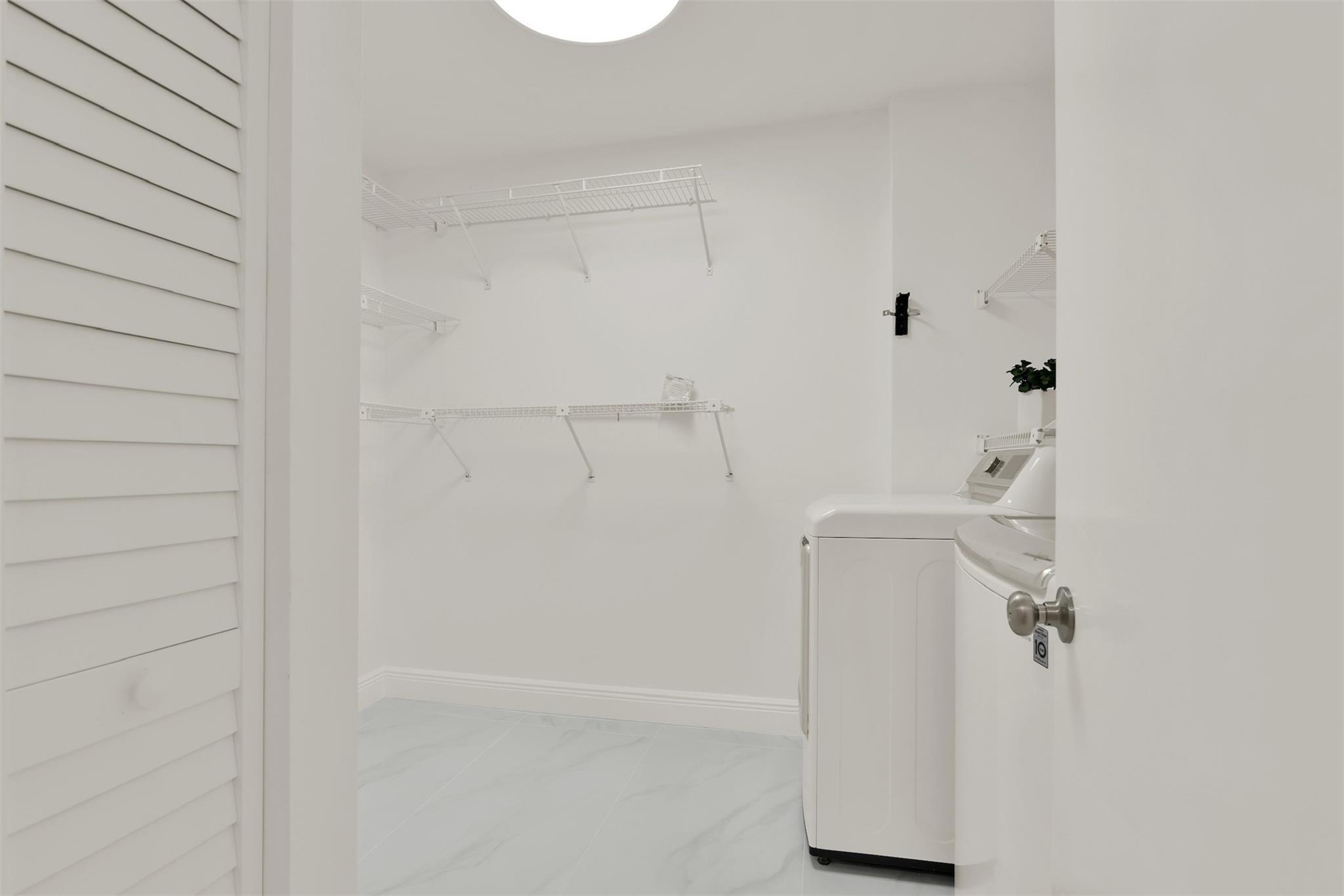 WATERSEDGE AT THE LAKES O - Residential