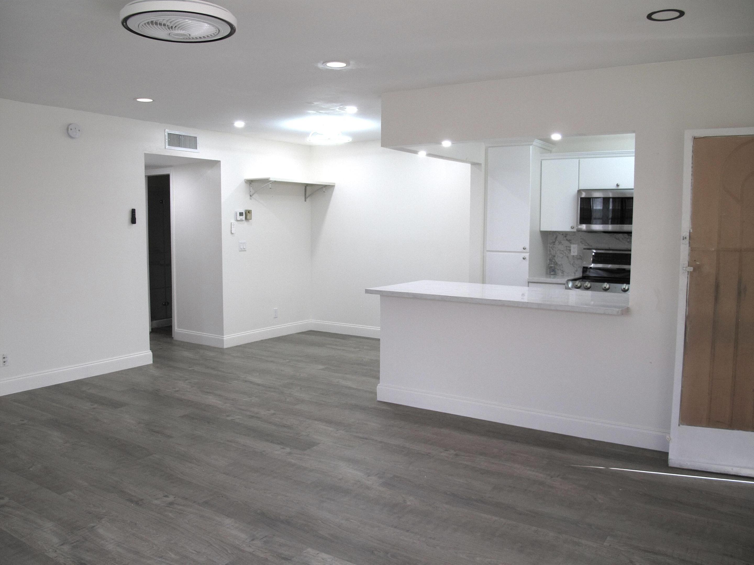 HIGH POINT OF DELRAY SEC 5 CONDO - Residential