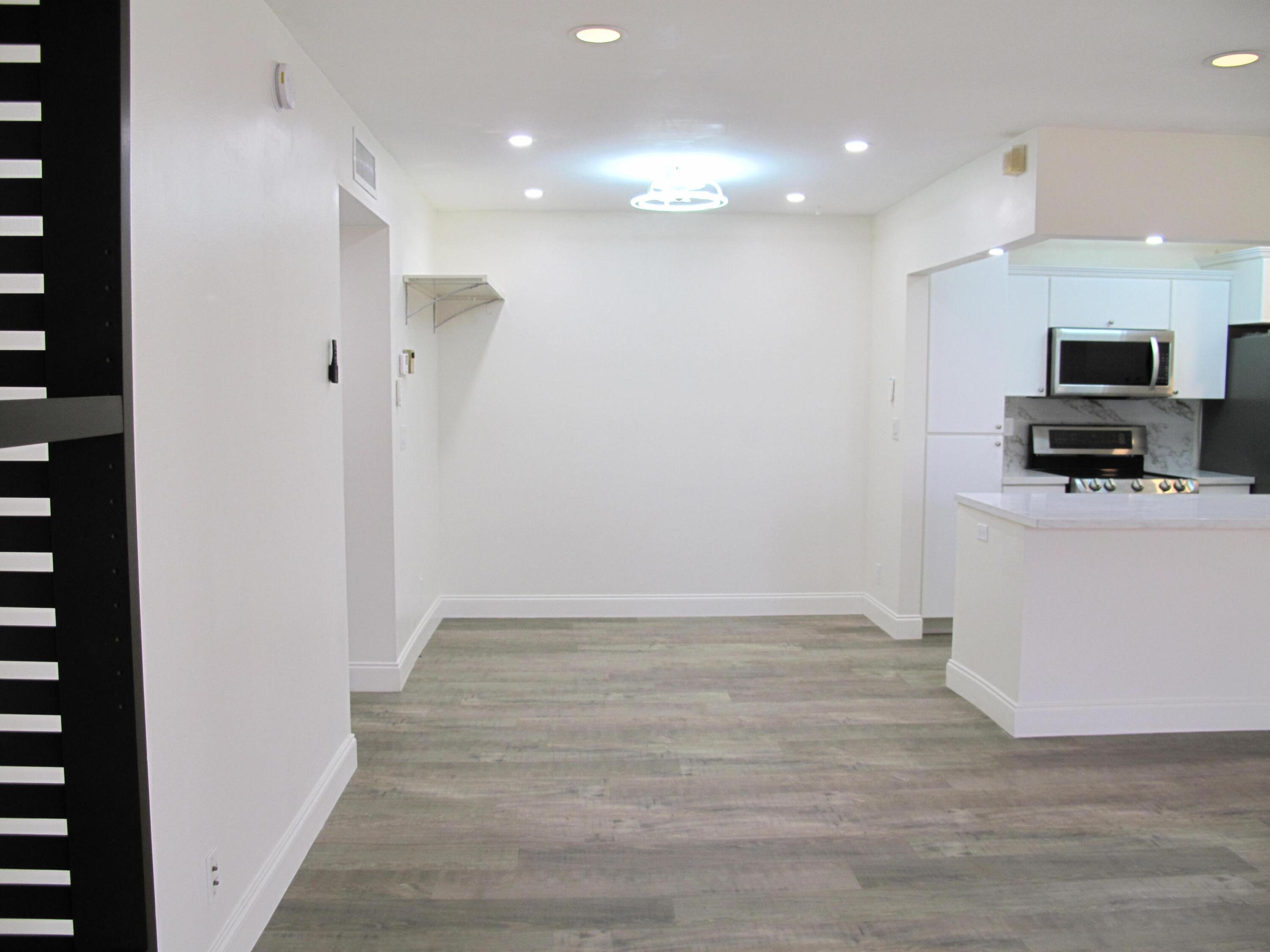 HIGH POINT OF DELRAY SEC 5 CONDO - Residential