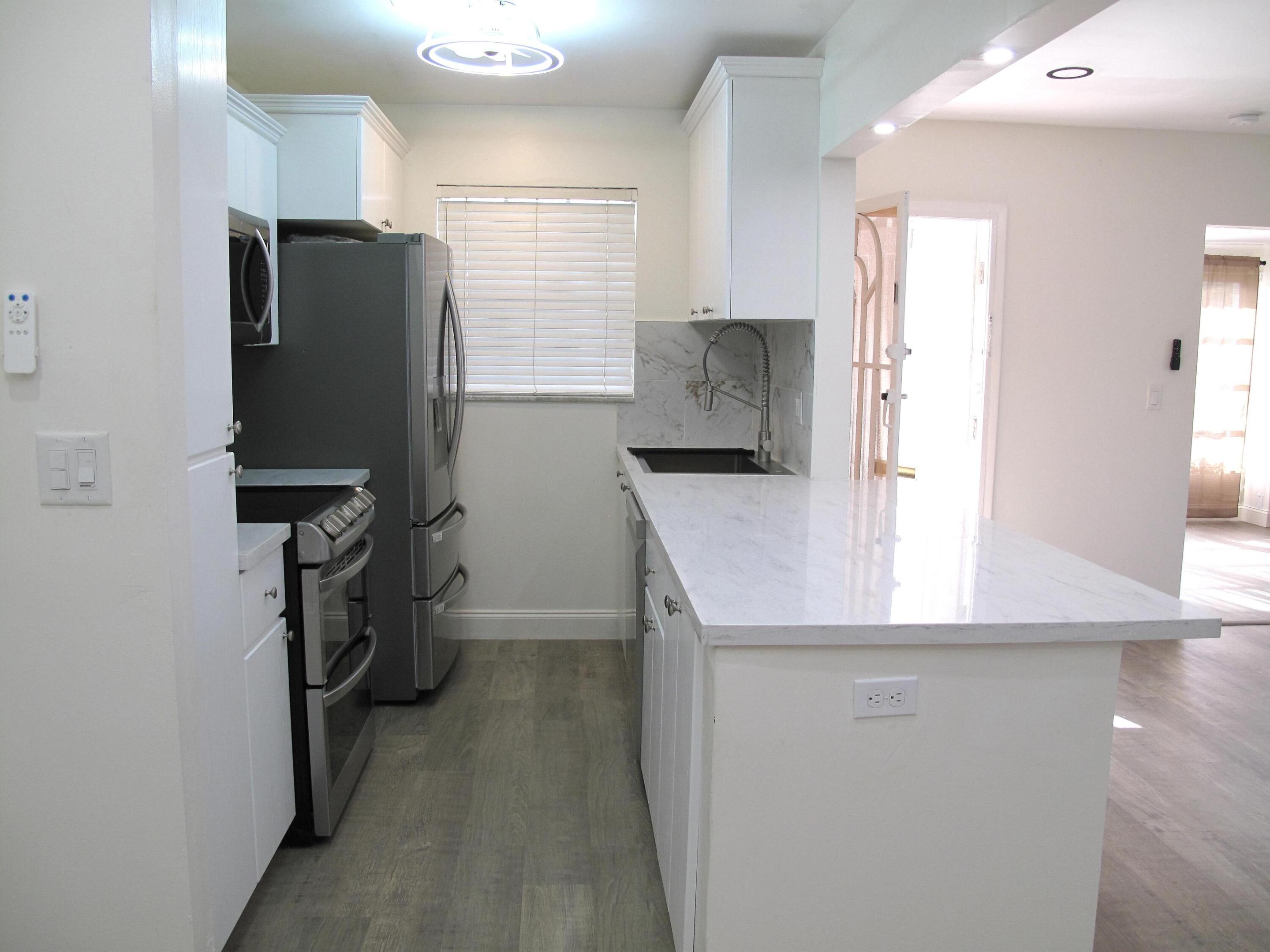 HIGH POINT OF DELRAY SEC 5 CONDO - Residential