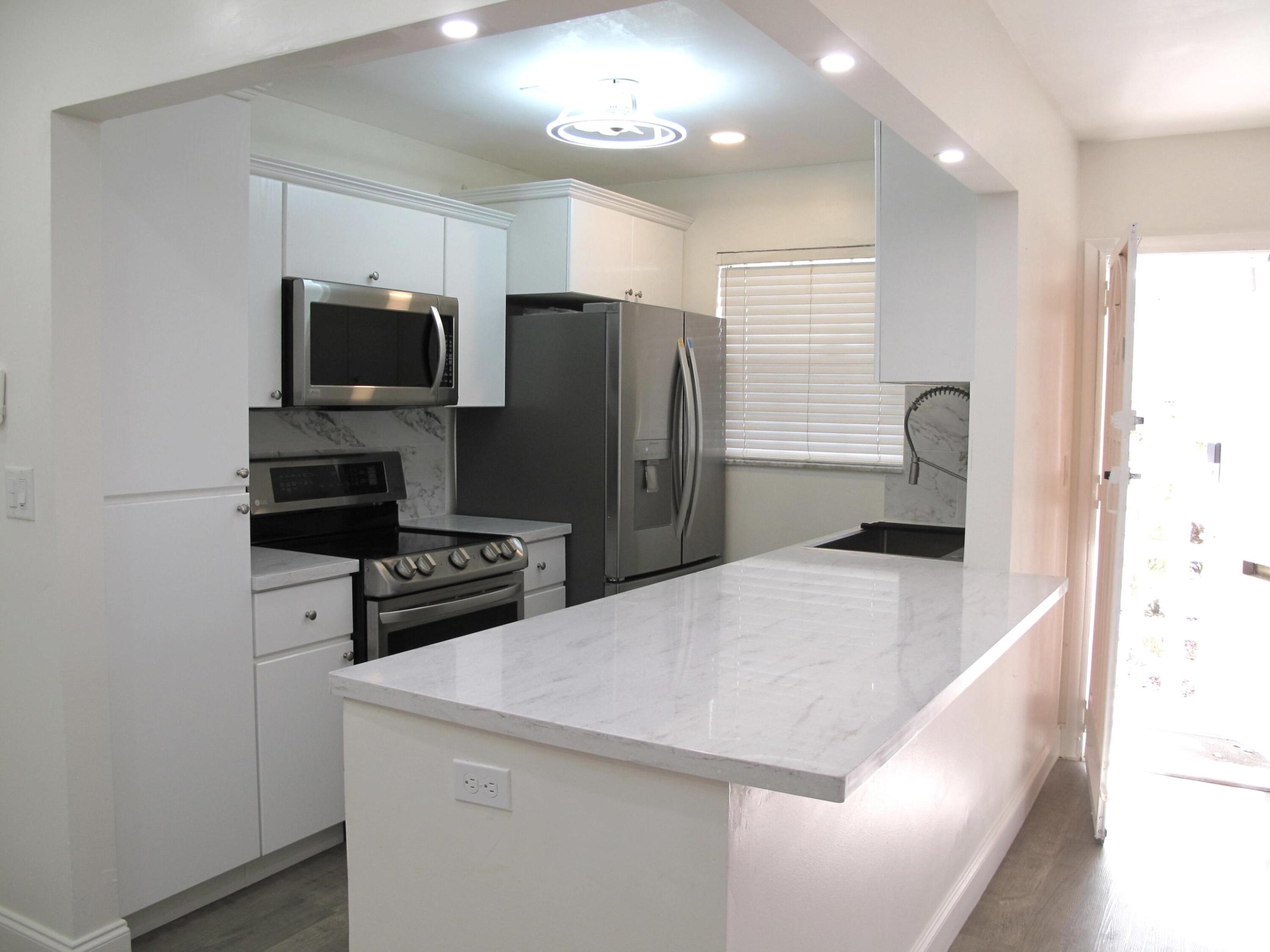 HIGH POINT OF DELRAY SEC 5 CONDO - Residential