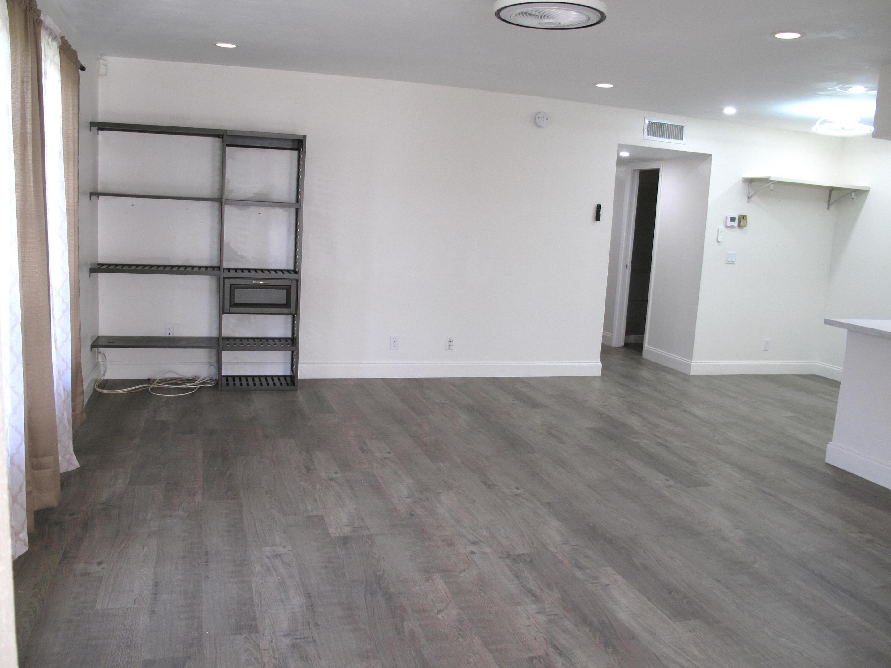 HIGH POINT OF DELRAY SEC 5 CONDO - Residential