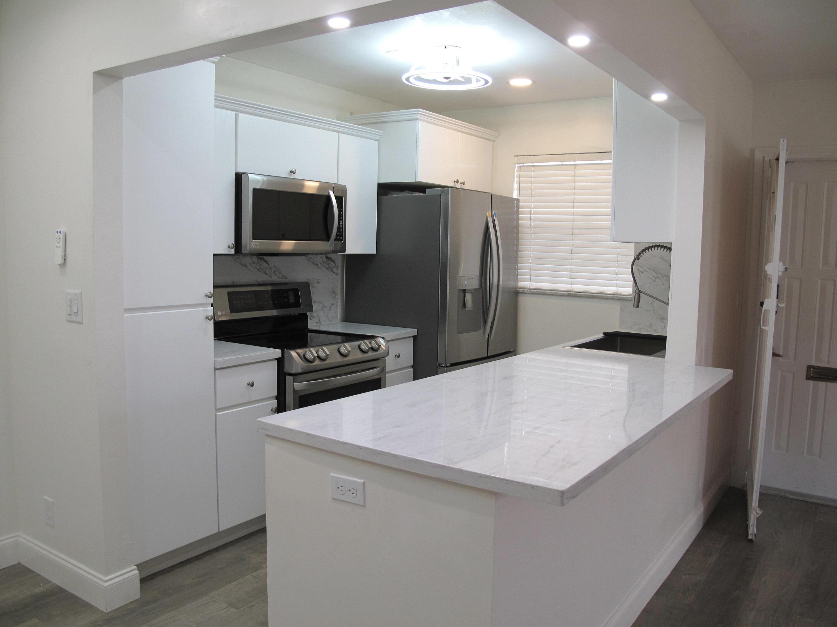 HIGH POINT OF DELRAY SEC 5 CONDO - Residential