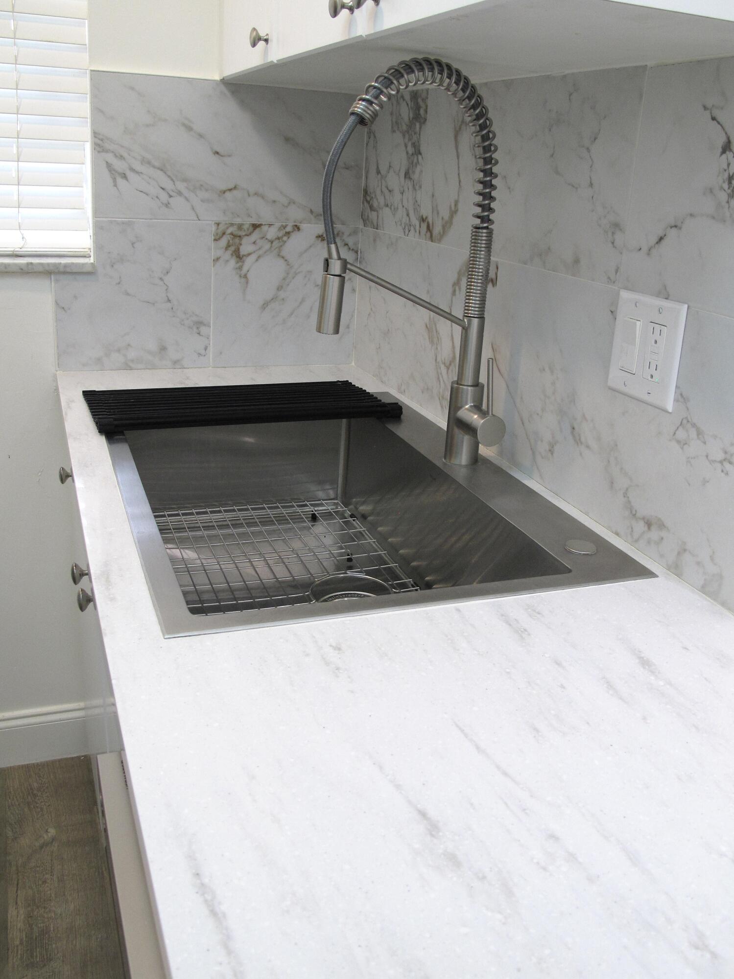 HIGH POINT OF DELRAY SEC 5 CONDO - Residential