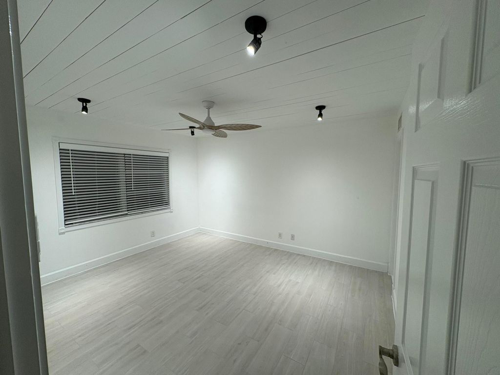 Photo of 1501 S Ocean Boulevard #225, Lauderdale By The Sea, FL 33062 (MLS # B26024109)